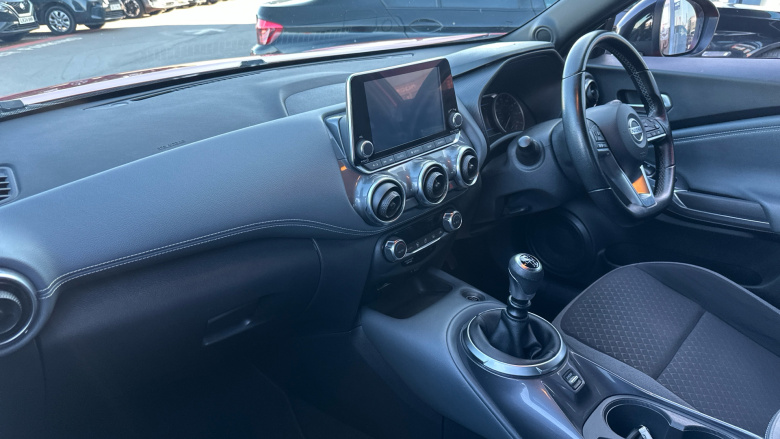 Nissan Juke 1.0 DiG-T 114 N-Connecta 5dr Petrol Hatchback